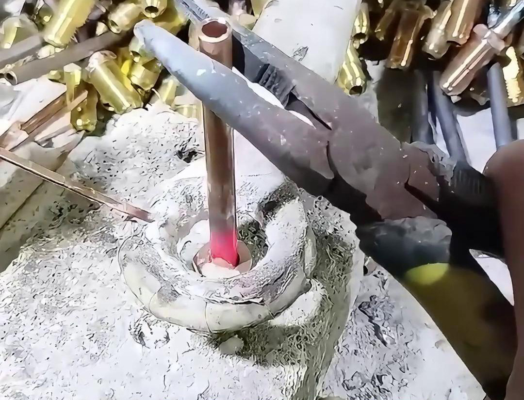 高頻釬焊機(jī)加熱速度快、焊接強(qiáng)度高、密封性好 銅件焊接好幫手