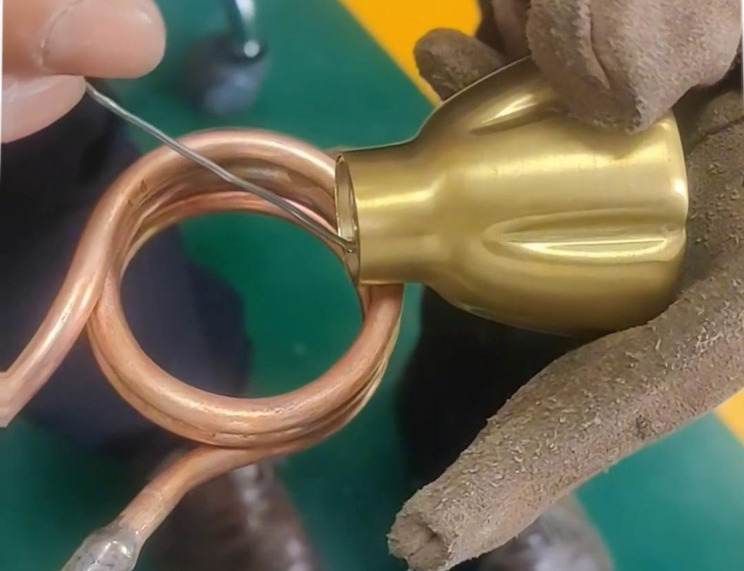 高頻焊機適用于各類常見銅件鋁件焊接，不管是標準件還是非標的異型件