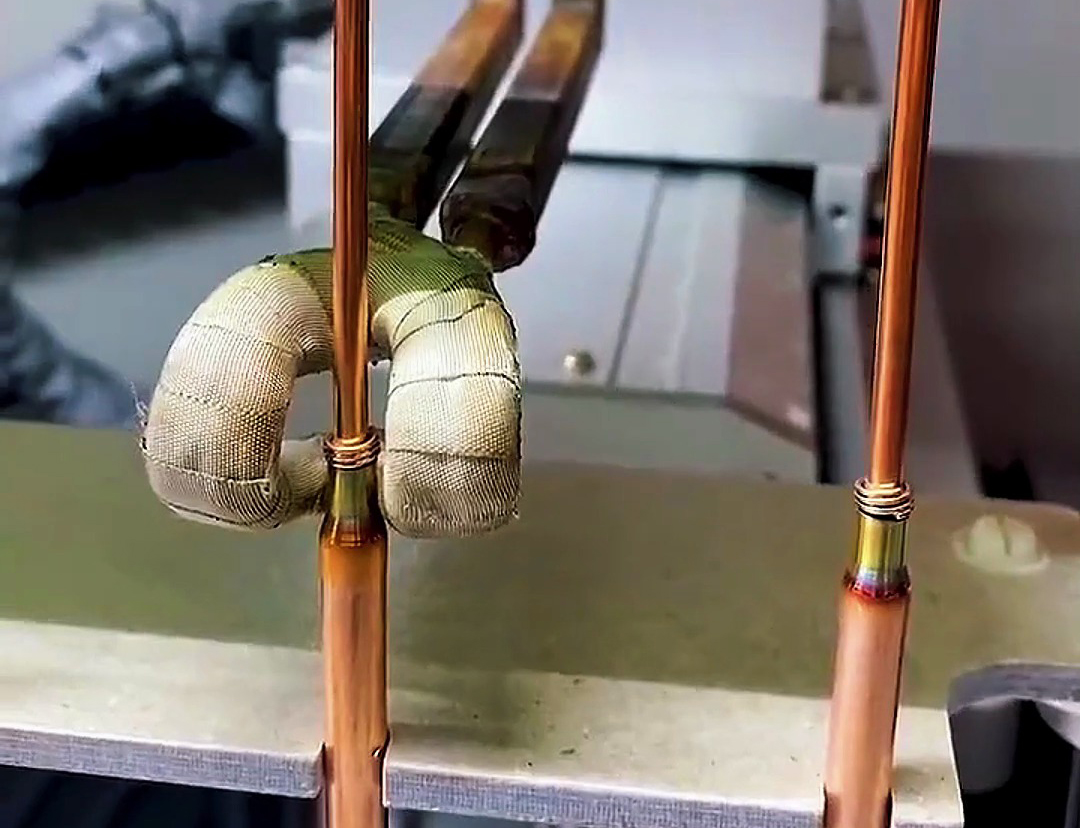雙工位半自動銅管焊接設(shè)備：高效精準的工業(yè)焊接解決方案(圖5)